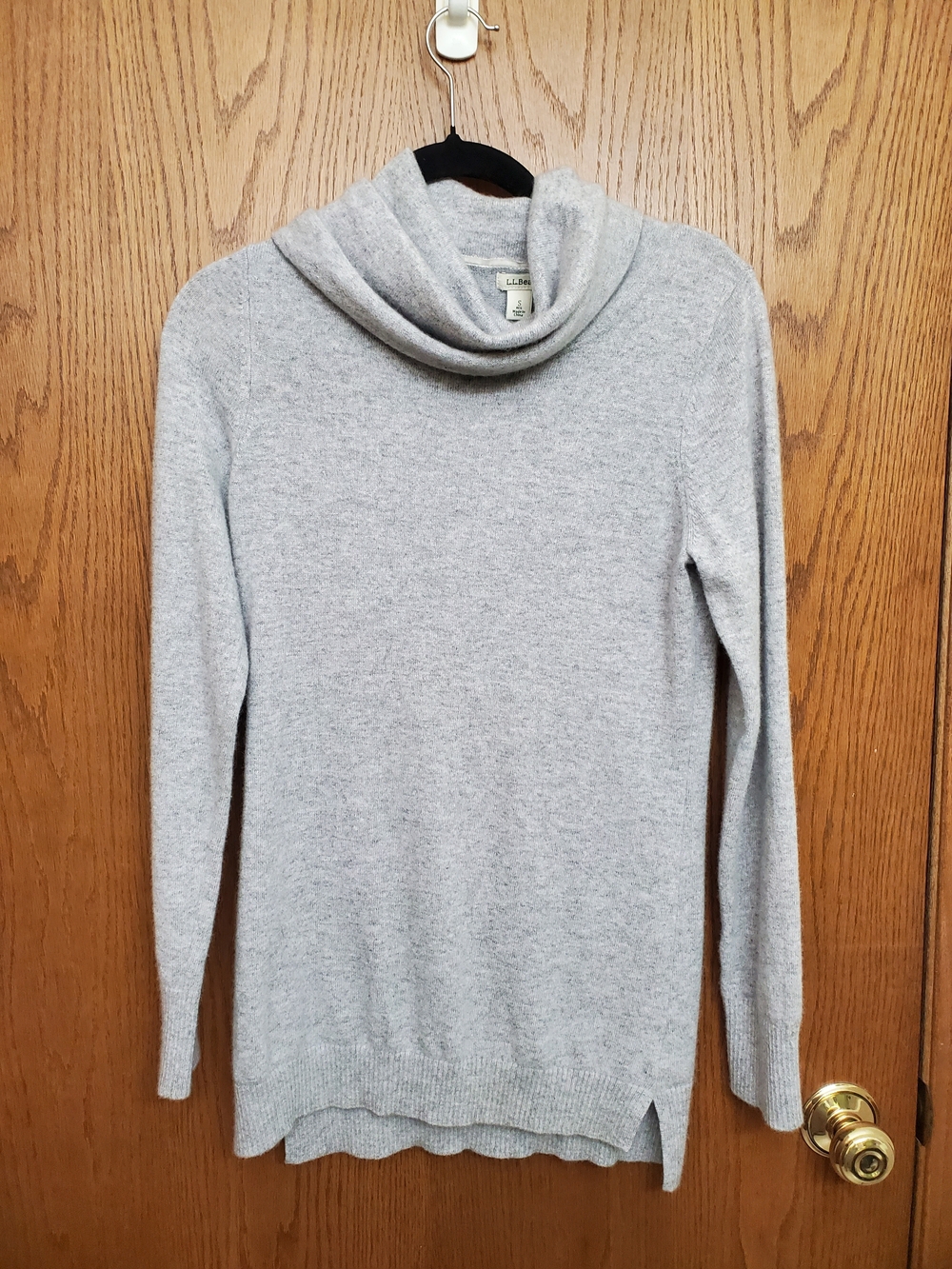 L.L. Bean Small Light Gray Cowlneck Sweater 100% Cashmere